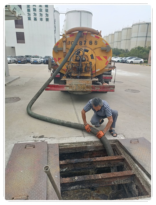 郑场镇隔油池清掏