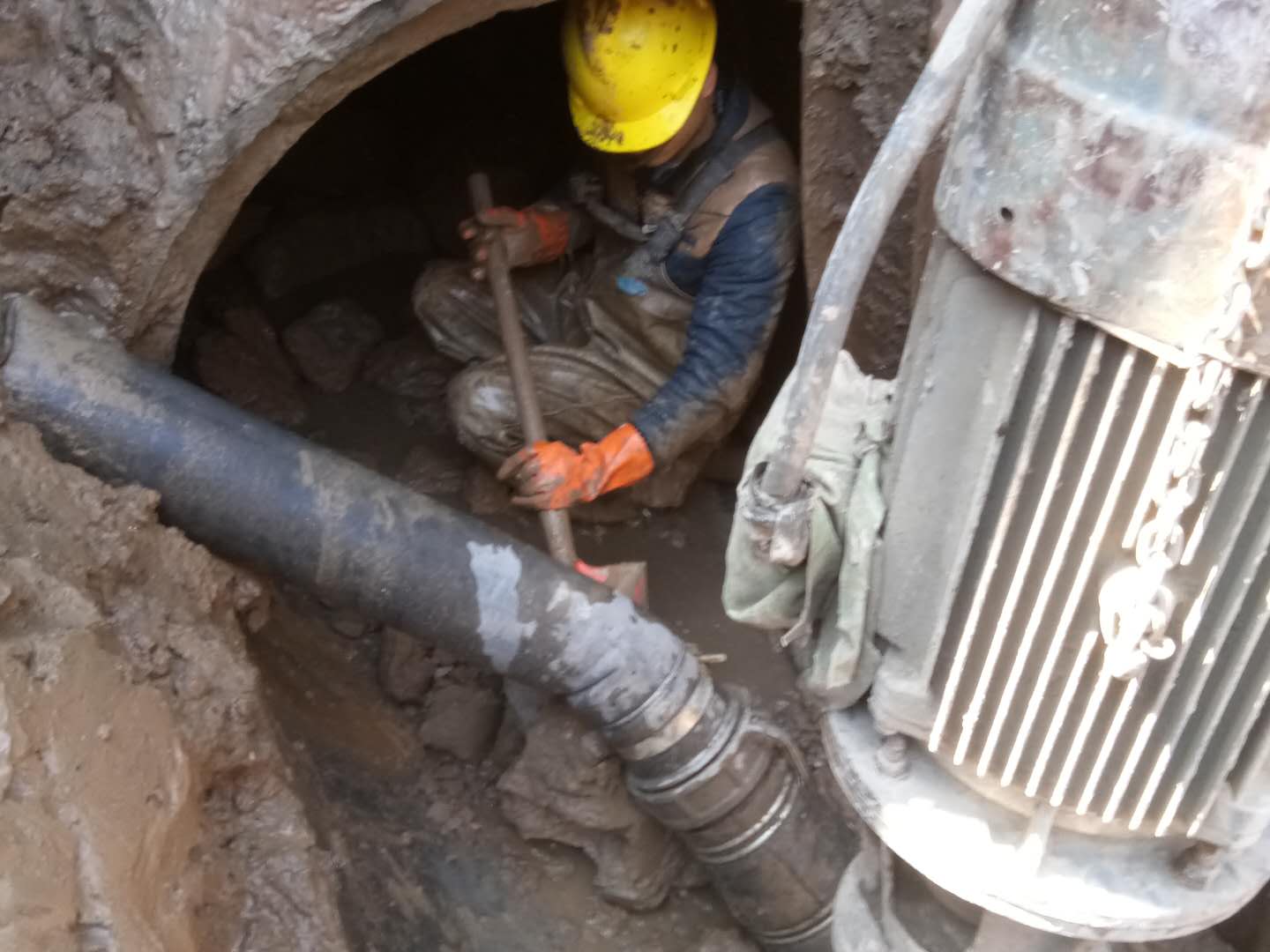 郑场镇管道清淤