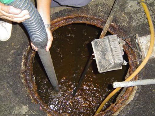 郑场镇隔油池清理